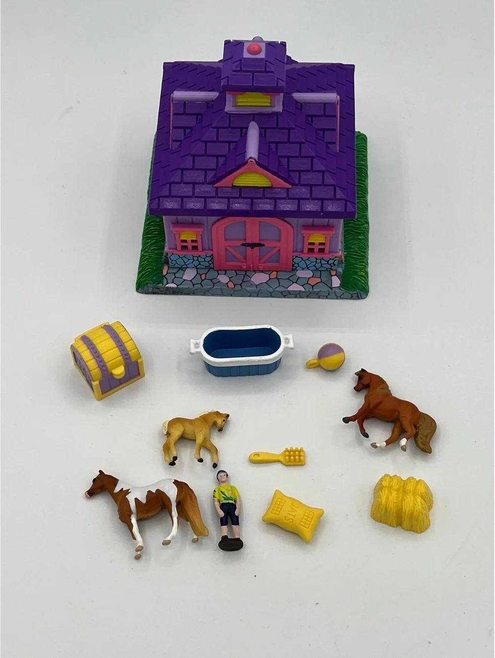 Retired Breyer Mini Whinnies Tropical Paradise Fold Out Barn #300103